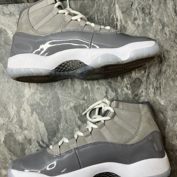 Athletic_Shoes